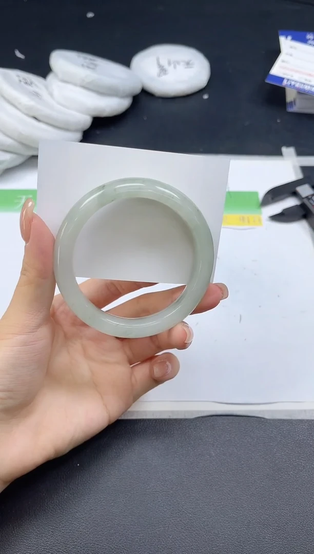 未镶嵌手镯石英质玉076-556