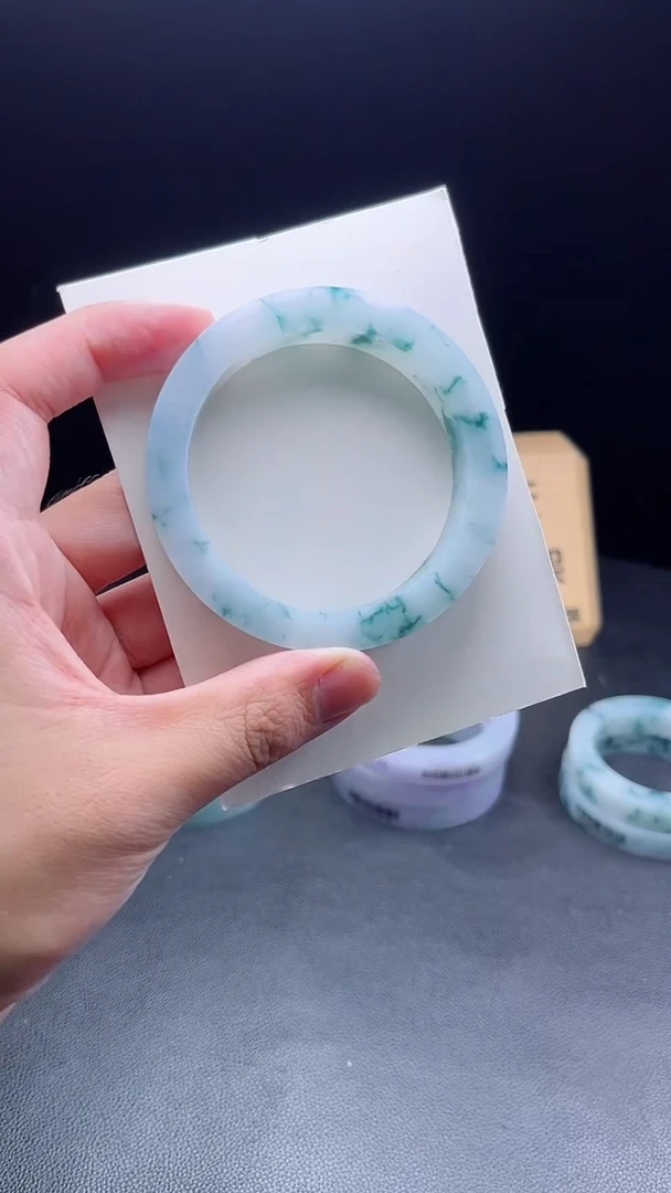 未镶嵌手镯定制翡翠竹**香定制