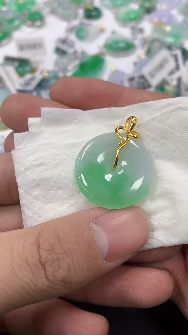 颈饰18K金镶嵌翡翠a货假一赔三支持复检百元上9元证书费自理