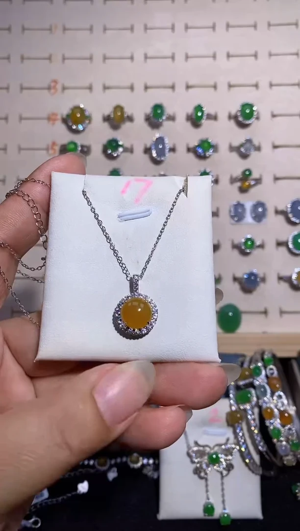 吊坠(赠链)银S925镶嵌翡翠吊坠