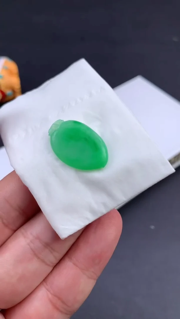 未镶嵌定制翡翠快**笑翡翠