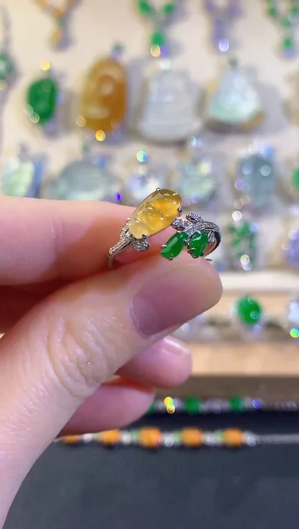 18K金镶嵌戒指翡翠冬日珠宝多样性发货一件Q57