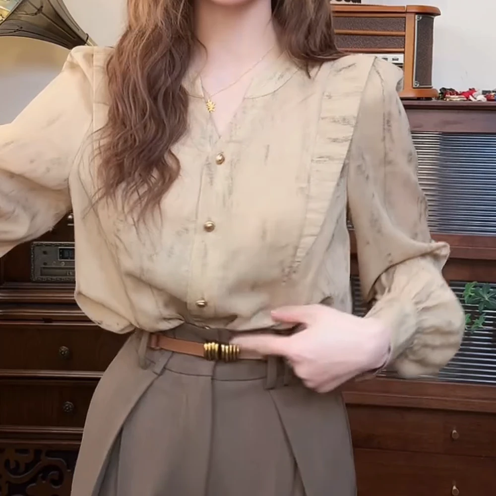 春季上新小众法式时尚复古高级感设计感V领气质宽松百搭显瘦衬衫