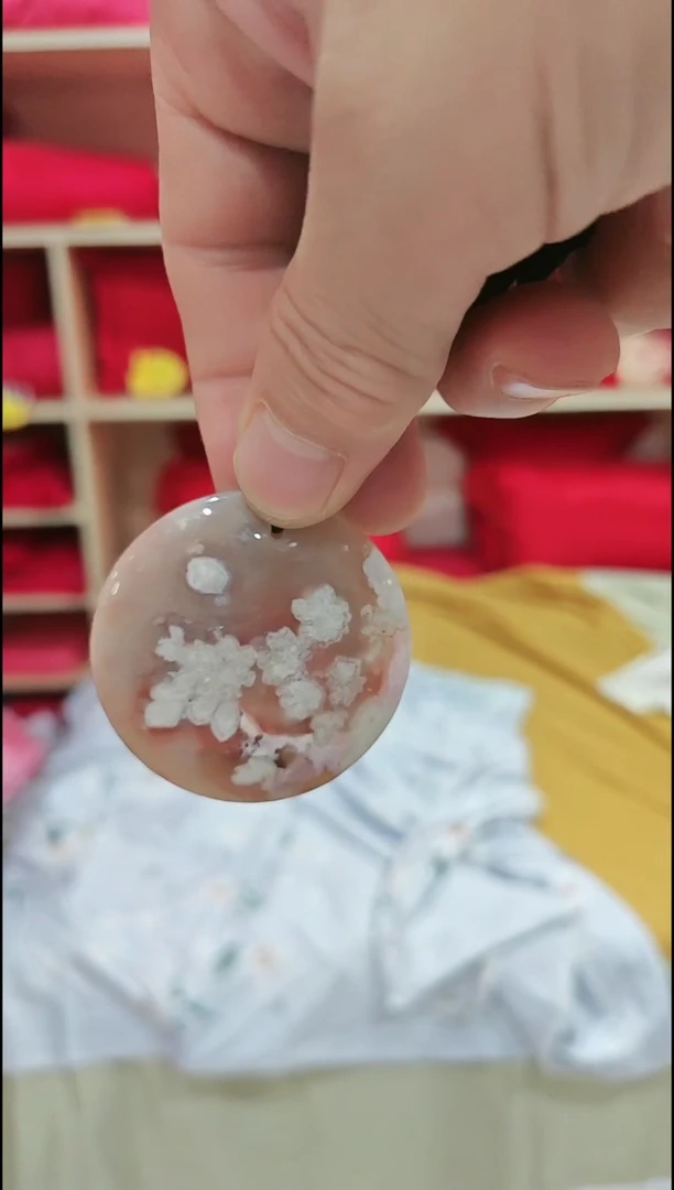 银鼠毛樱花玛瑙项链