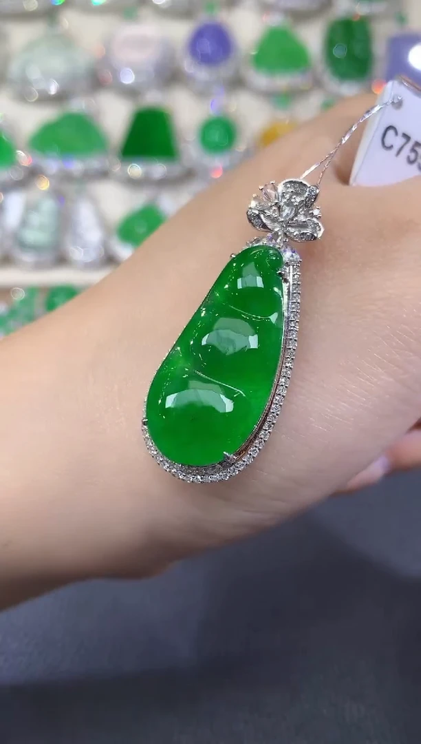 吊坠(不含链)18K金镶嵌翡翠C40