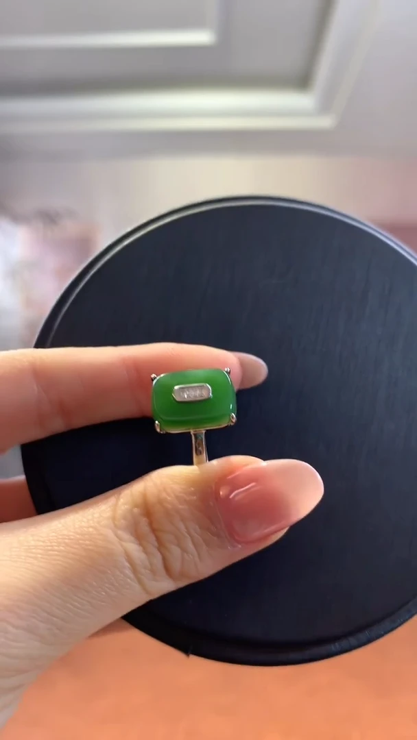 银S925镶嵌和田玉挂件碧玉蛋面戒指