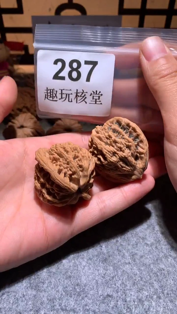 把件文玩核桃【趣玩核堂】 287号，42左右虎头
