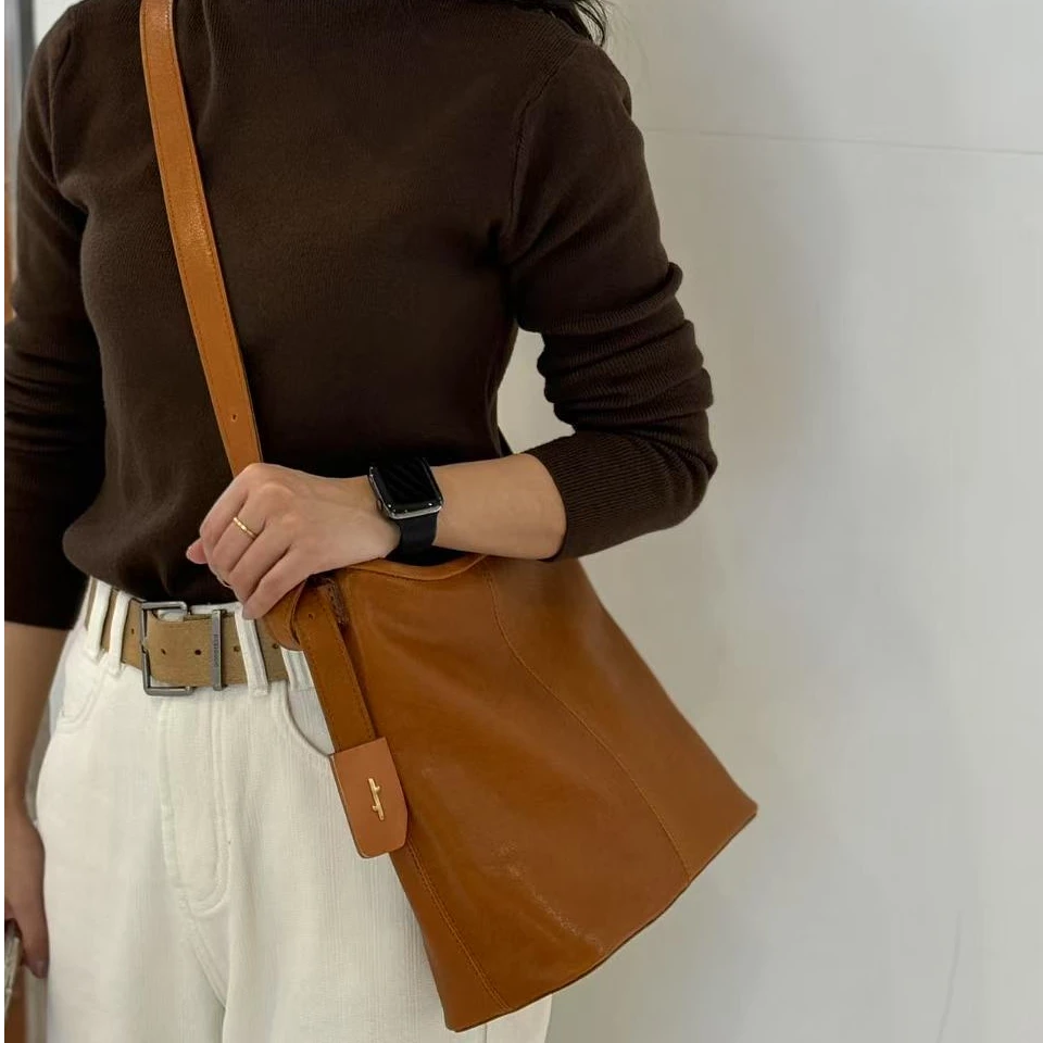 食草堂专柜新款 时尚休闲女士复古百搭潮流油蜡牛皮斜挎包 骊泽