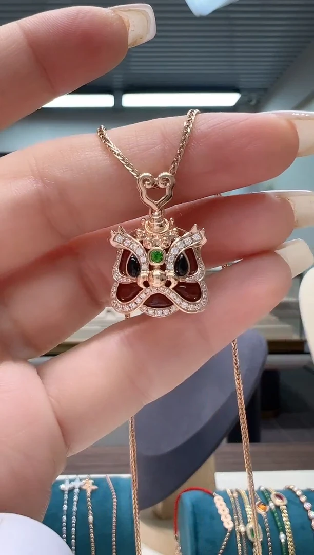 【闪购商品】钻石吊坠(不含链)18K金镶嵌满钻红醒狮吊坠K红