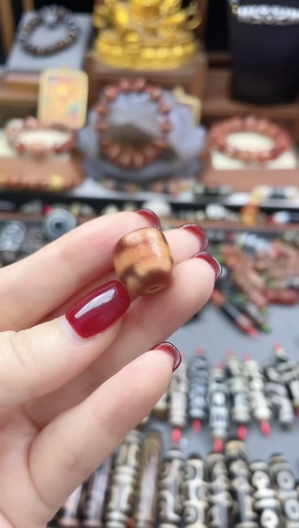 未镶嵌珠珠玛瑙/玉髓金蟾红肉断珠无界