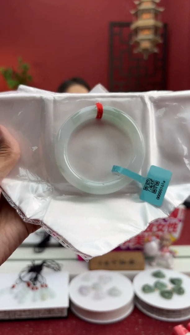 未镶嵌手镯（圆镯）翡翠翡翠手镯