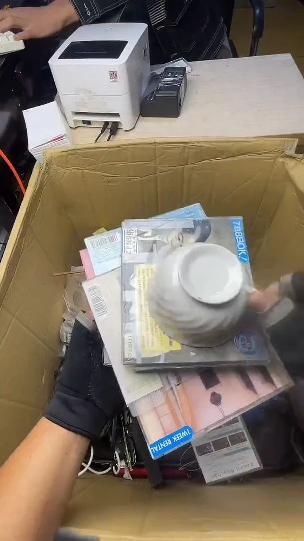 老****1二手商品不退不换