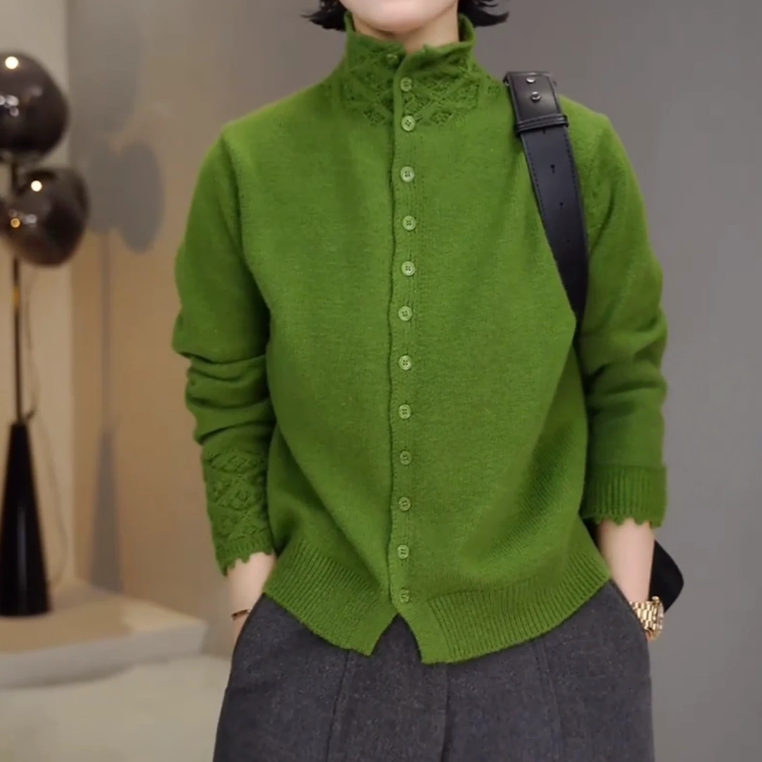 半高领钩花单排扣软糯松紧长袖毛衣2025冬季新款女士百搭针织开衫