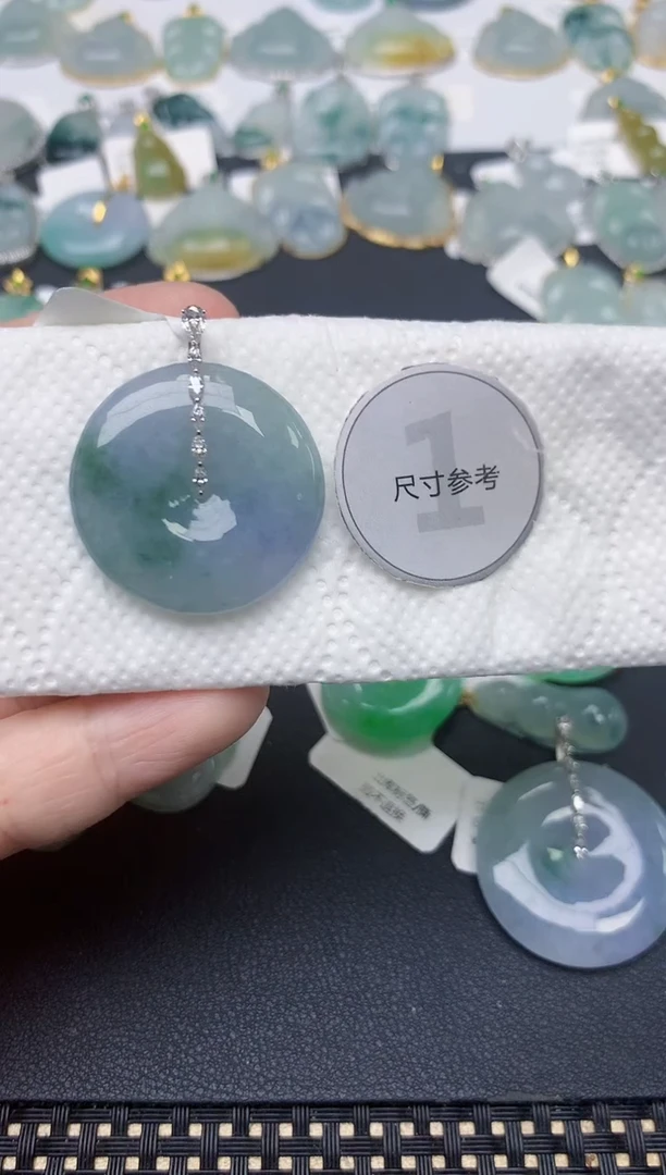 翡翠18K金镶嵌颈饰天然缅甸A货翡翠