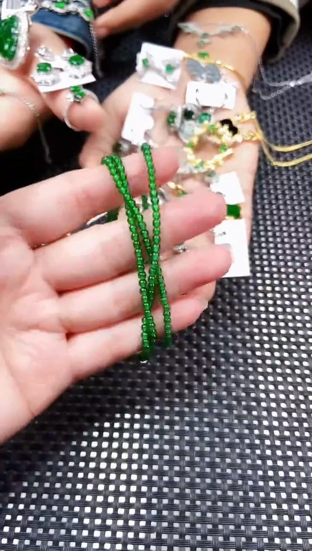 【闪购商品】翡翠手串未镶嵌111111111