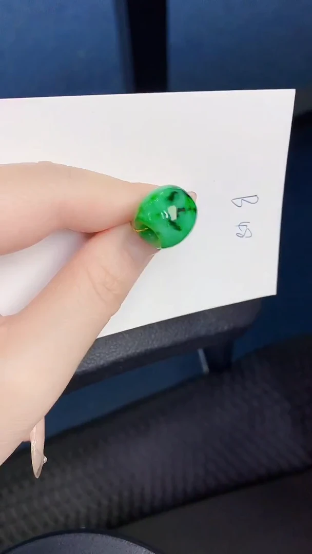 颈饰未镶嵌翡翠缅甸天然翡翠A货