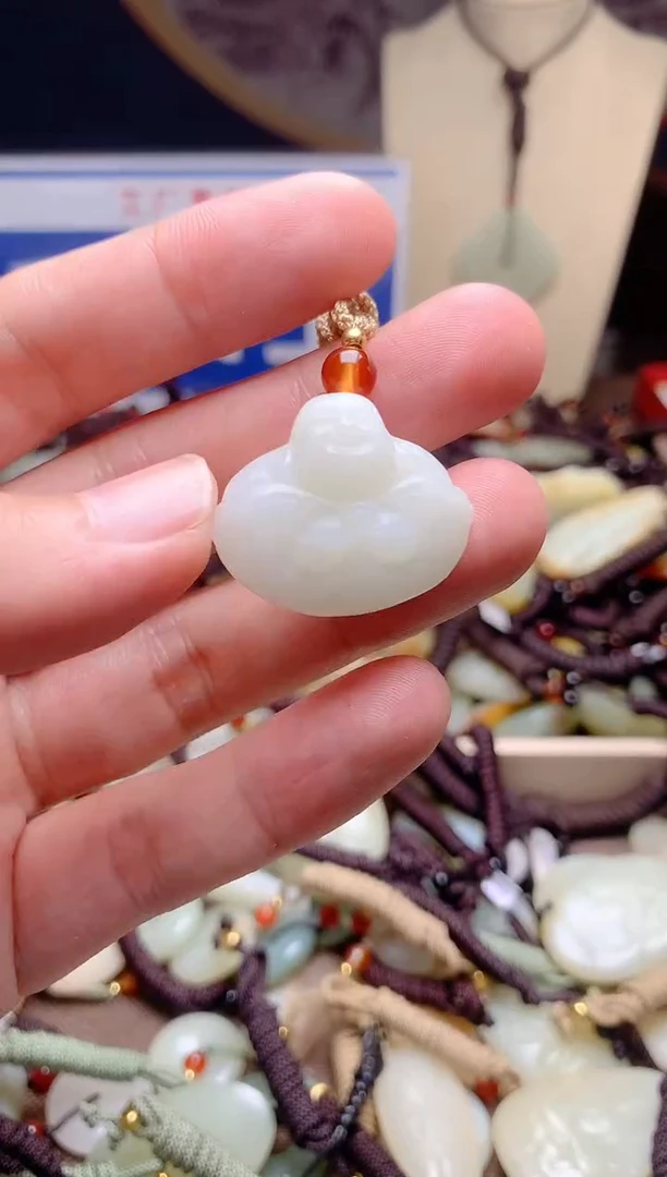 和田玉未镶嵌颈饰1