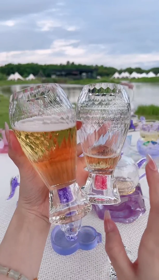 玺宴啤酒杯---一粉一紫