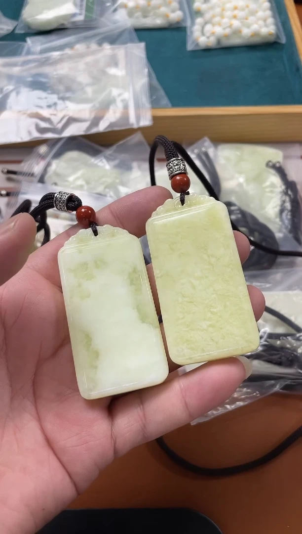 未镶嵌透闪石-蛇纹石玉其它多样性发货一个