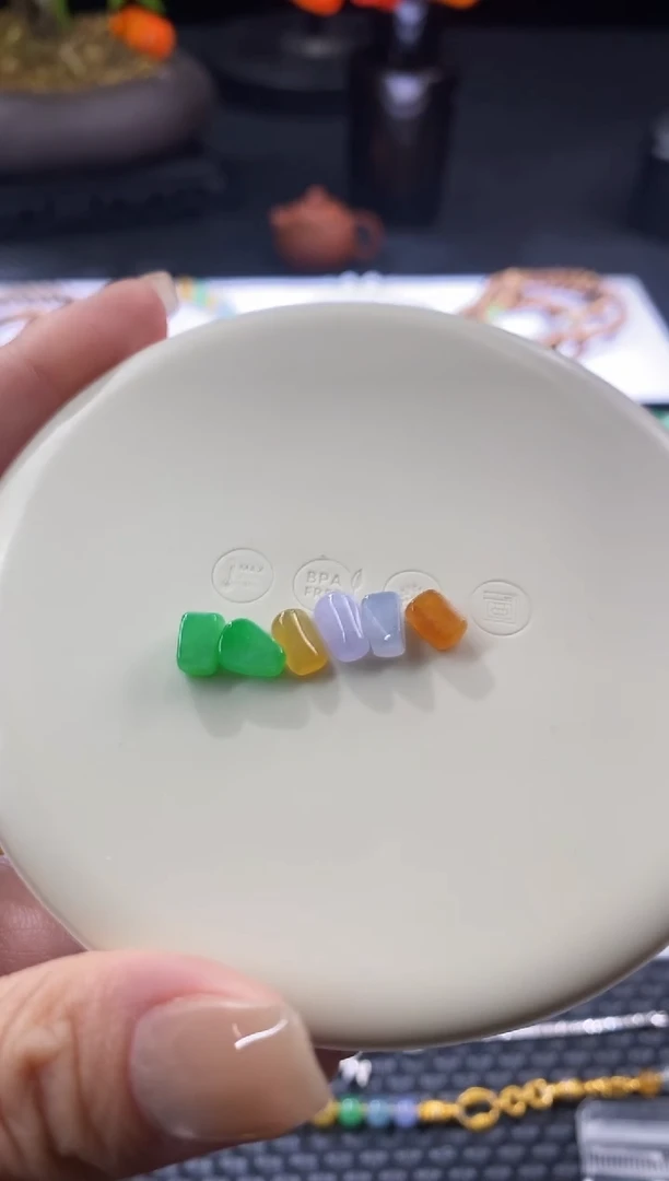 未镶嵌散珠翡翠一组随行