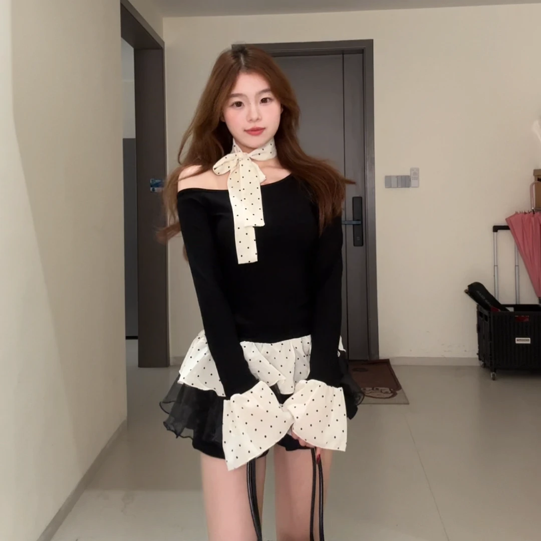 荷叶边网纱拼接波点长袖t恤女春季辣妹纯欲斜领露肩修身短款上衣