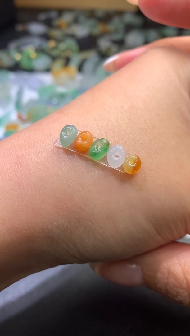 未镶嵌定制翡翠毛货 6.5-4.8-2.9