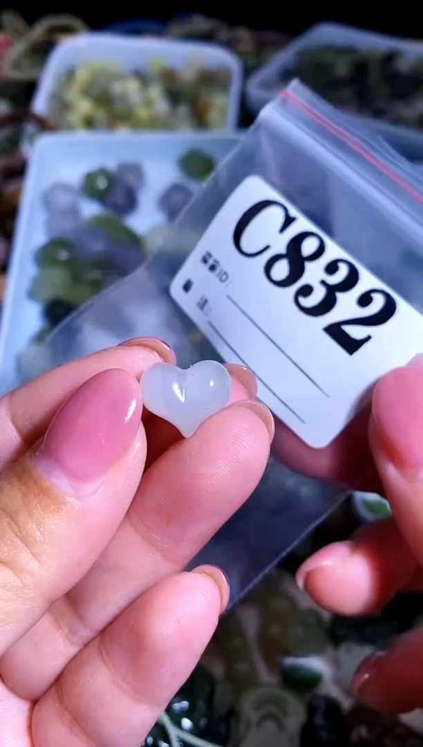 和田玉未镶嵌颈饰1