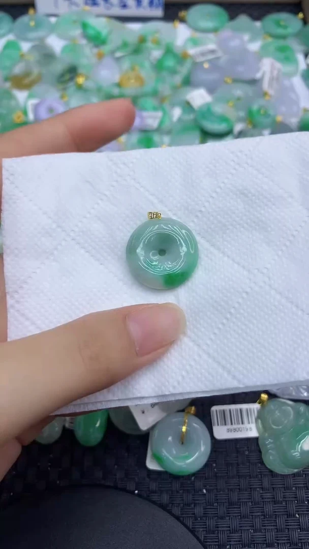 颈饰未镶嵌翡翠天然缅甸A货翡翠