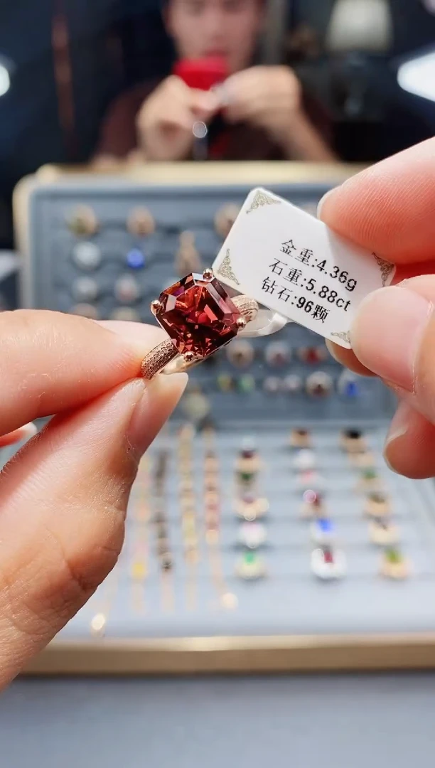 碧玺戒指18K金镶嵌5.88.