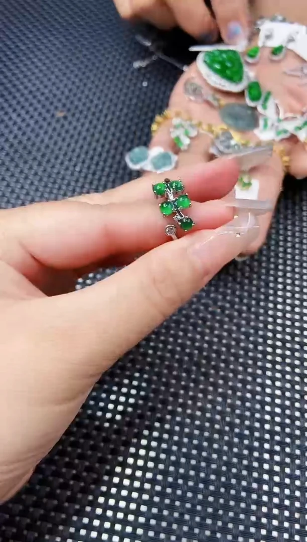 【闪购商品】翡翠未镶嵌戒指11111111