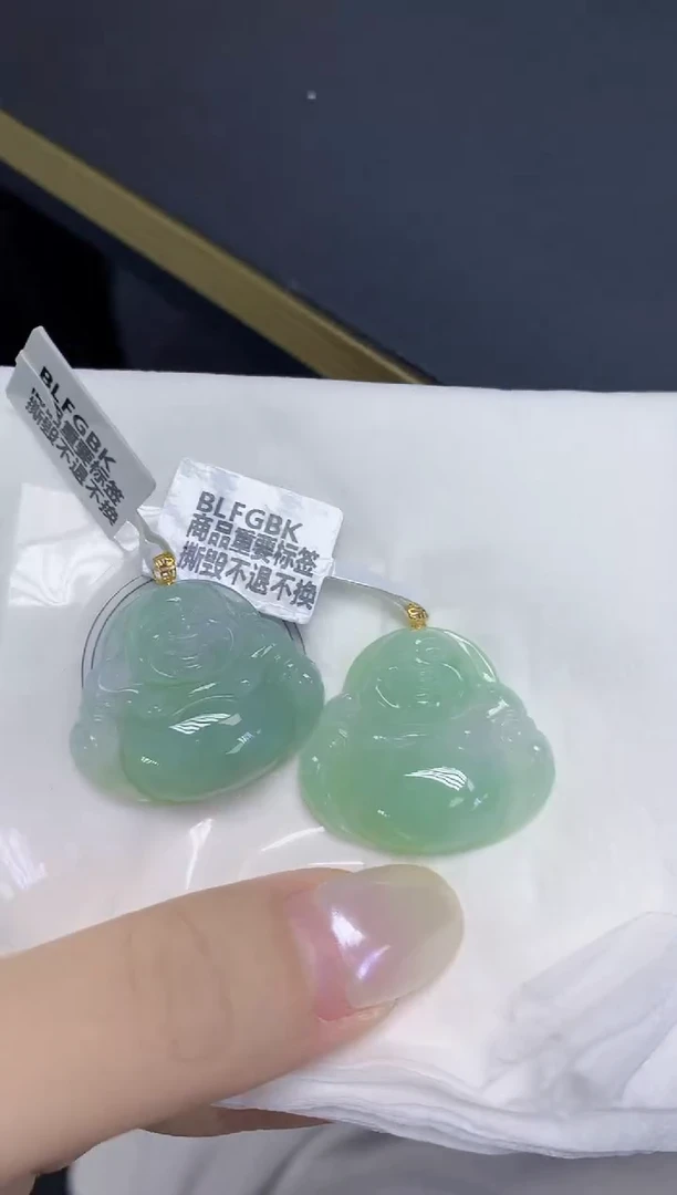 翡翠18K金镶嵌颈饰天然缅甸翡翠A货多样性发其一