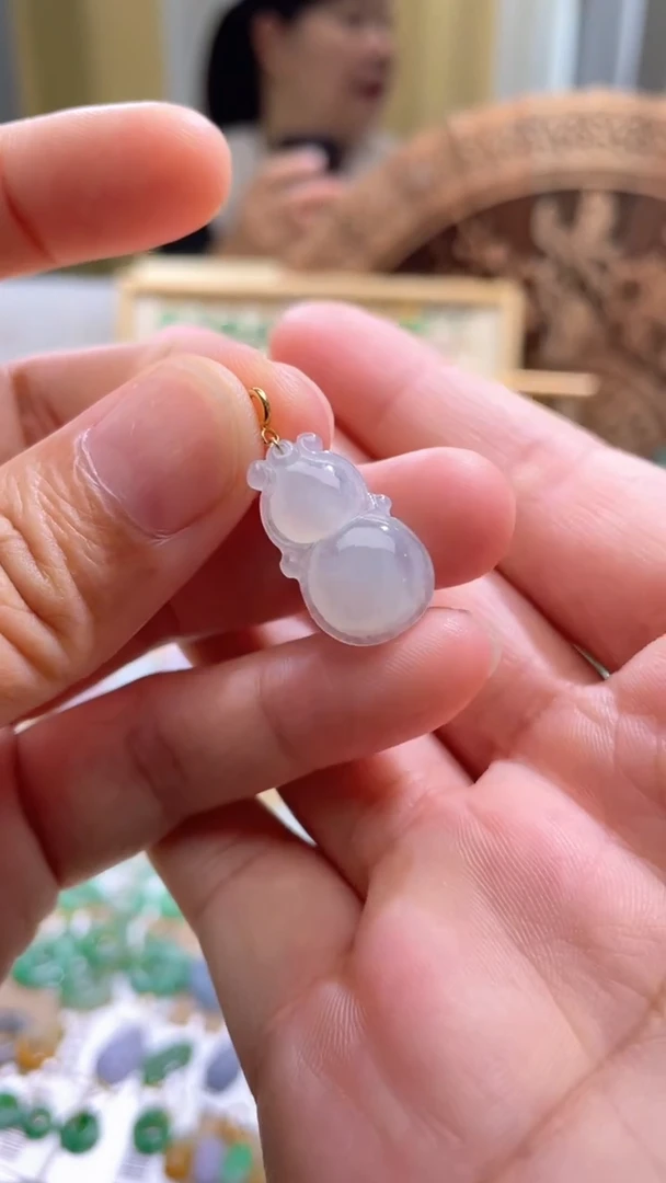 翡翠18K金镶嵌颈饰花