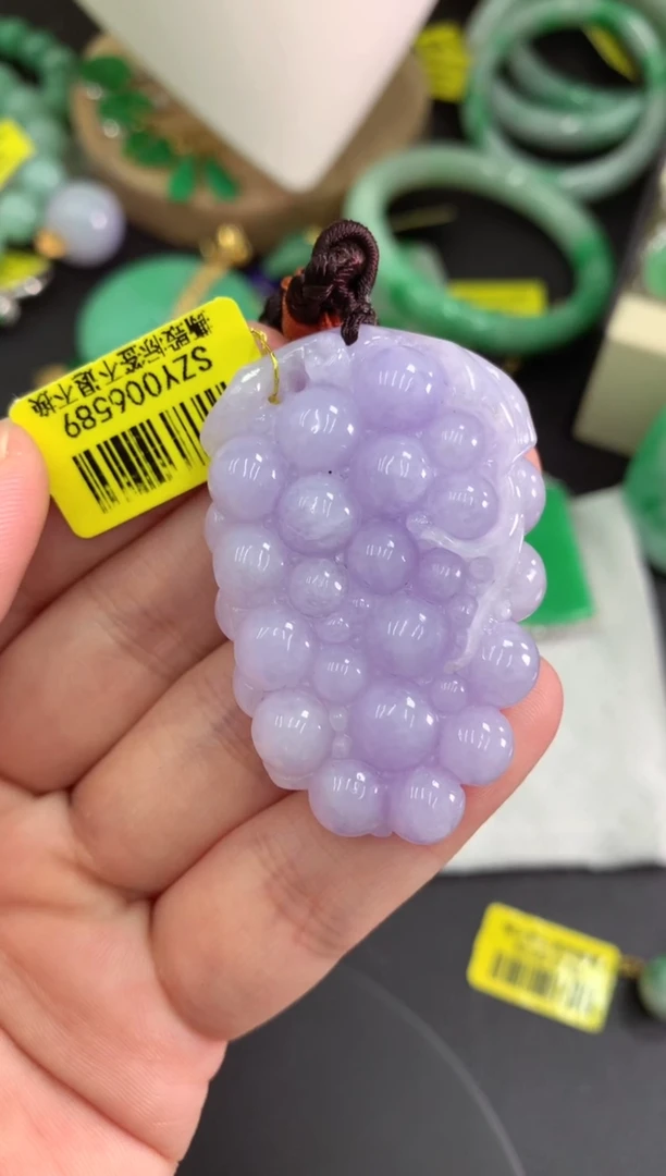 颈饰未镶嵌翡翠挂件