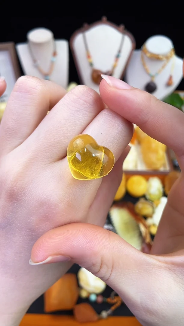 琥珀未镶嵌珠宝奇石柒月