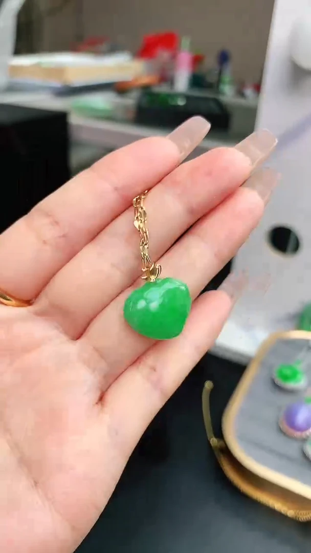 翡翠18K金镶嵌颈饰赠礼盒证书