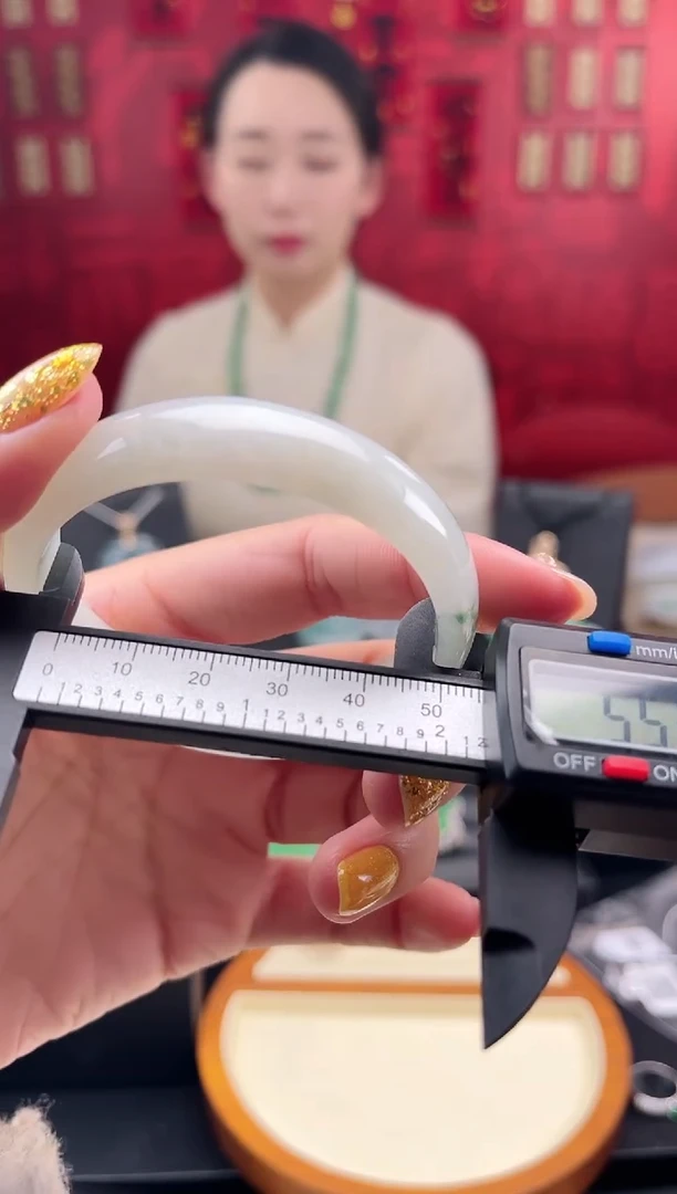 【闪购商品】翡翠手镯未镶嵌手镯