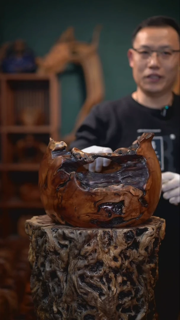 【闪购商品】枣木雷击枣木龙纹尊