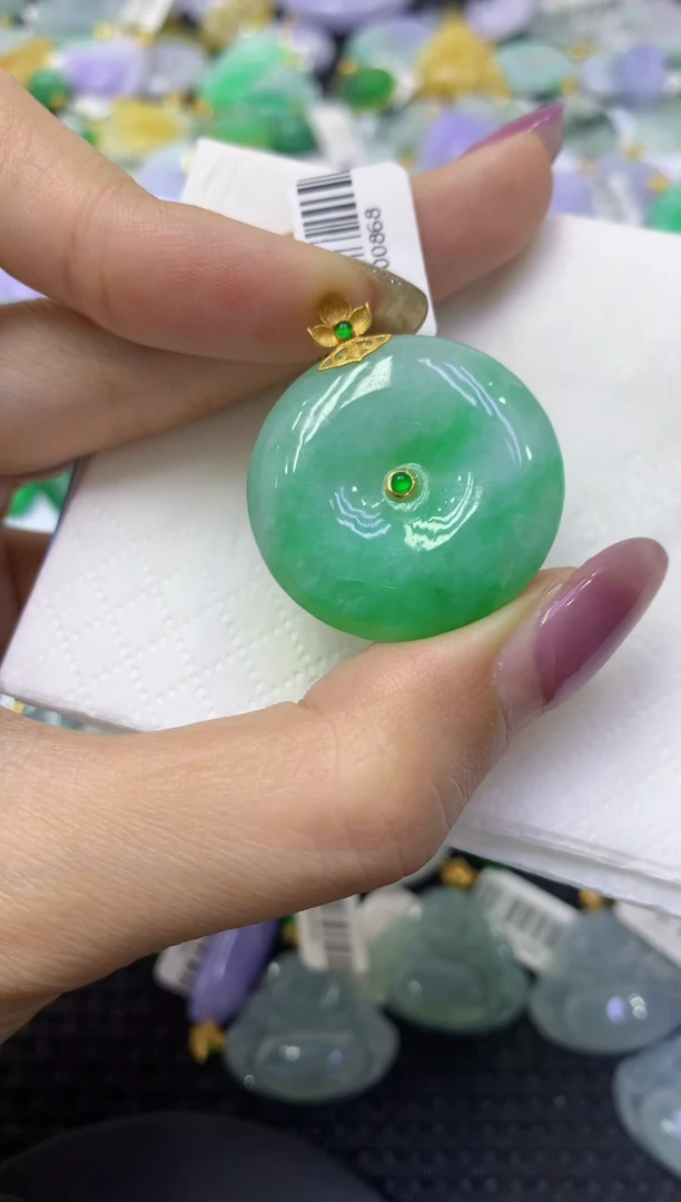 颈饰18K金镶嵌翡翠天然缅甸翡翠A货