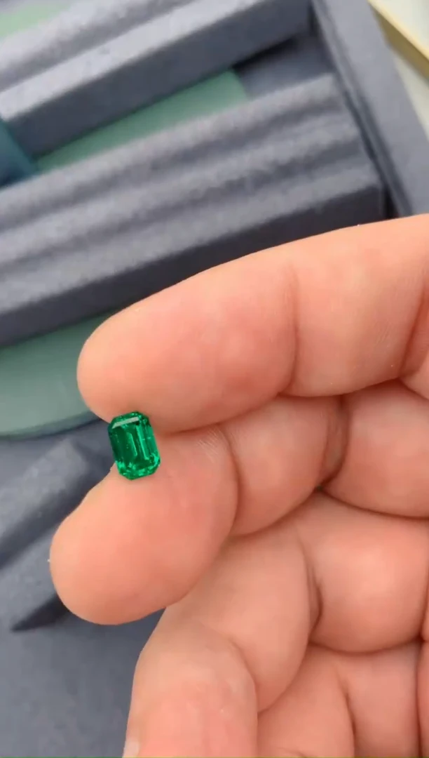 裸石祖母绿92分祖母绿