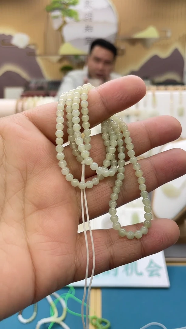 颈饰未镶嵌和田玉约卡4mm妈妈链
