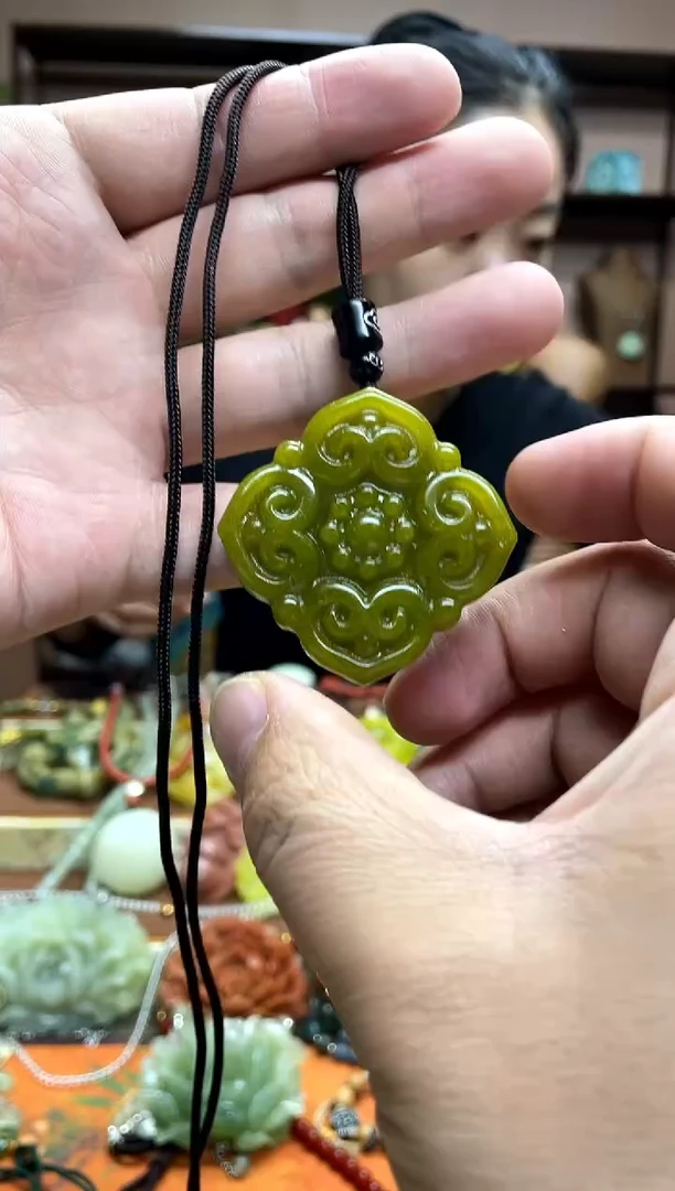 未镶嵌岫玉吊坠·1