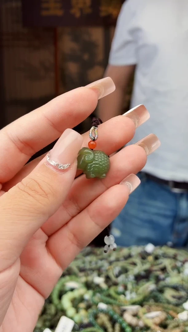 和田玉未镶嵌颈饰拍一发一