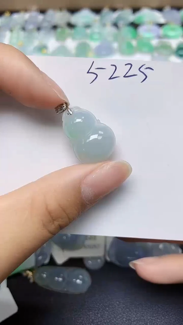 翡翠未镶嵌颈饰 天然缅甸翡翠A货