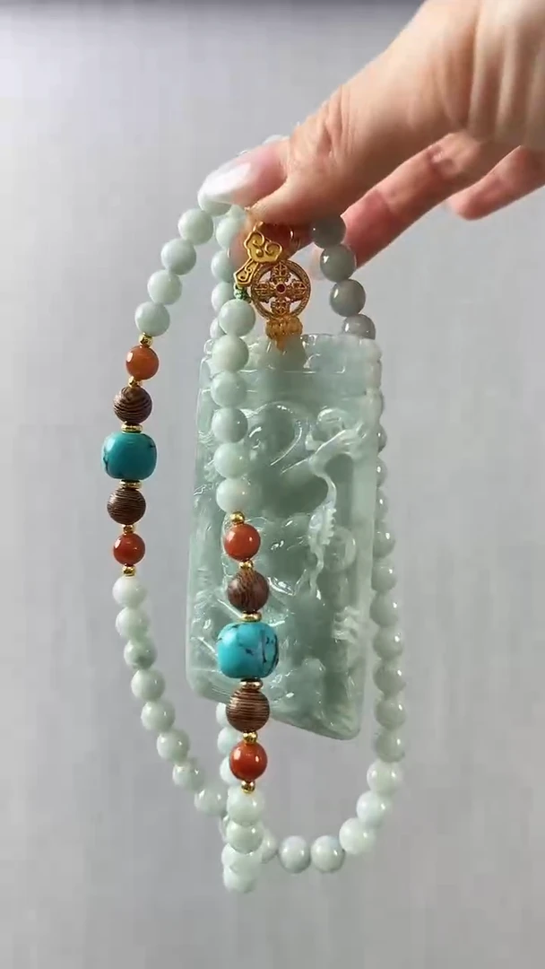翡翠未镶嵌颈饰龙凤呈祥