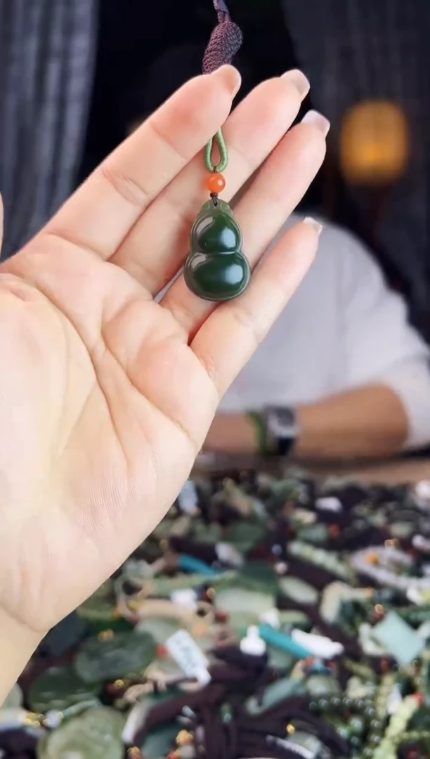 未镶嵌和田玉挂件1