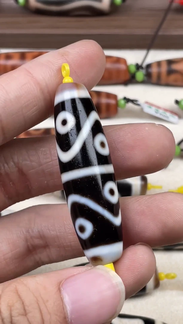 玛瑙/玉髓裸珠50*14mm 行运八眼图腾天珠