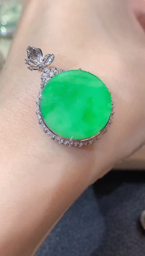 吊坠(不含链)18K金镶嵌翡翠A71