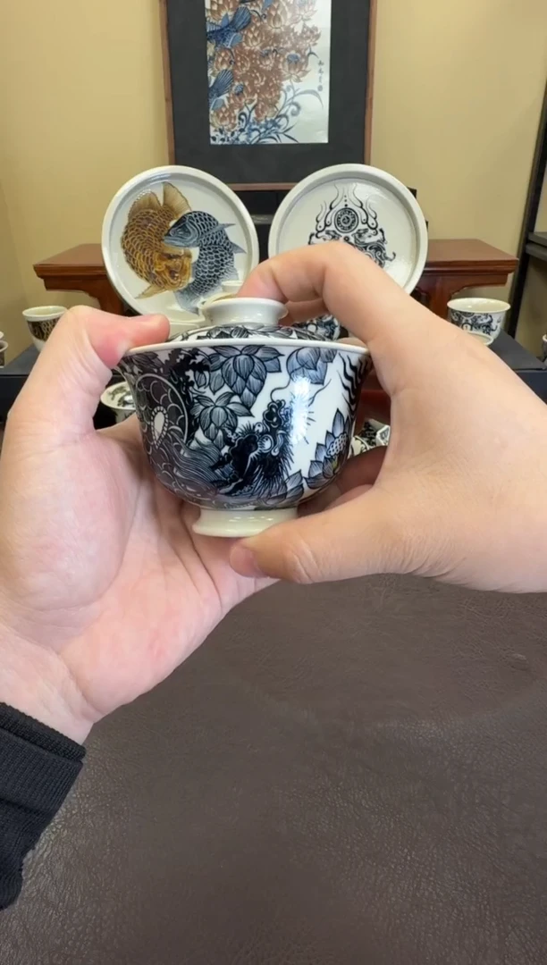 二号釉穿花龙盖碗