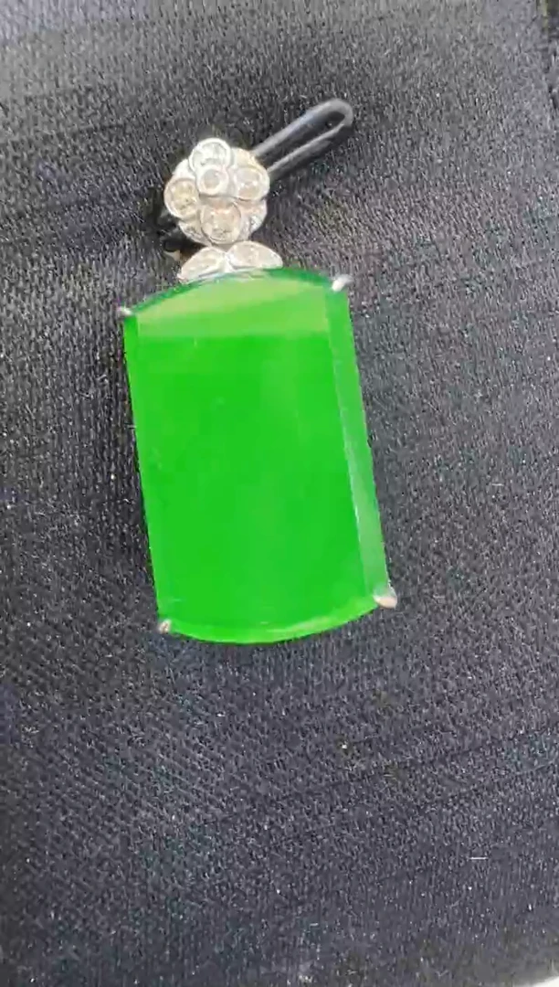 翡翠18K金镶嵌吊坠(不含链)多样性团购发一件