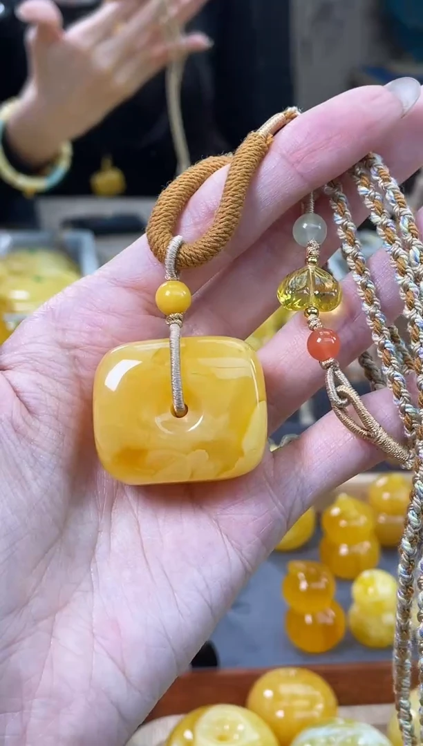 裸石琥珀未镶嵌J72